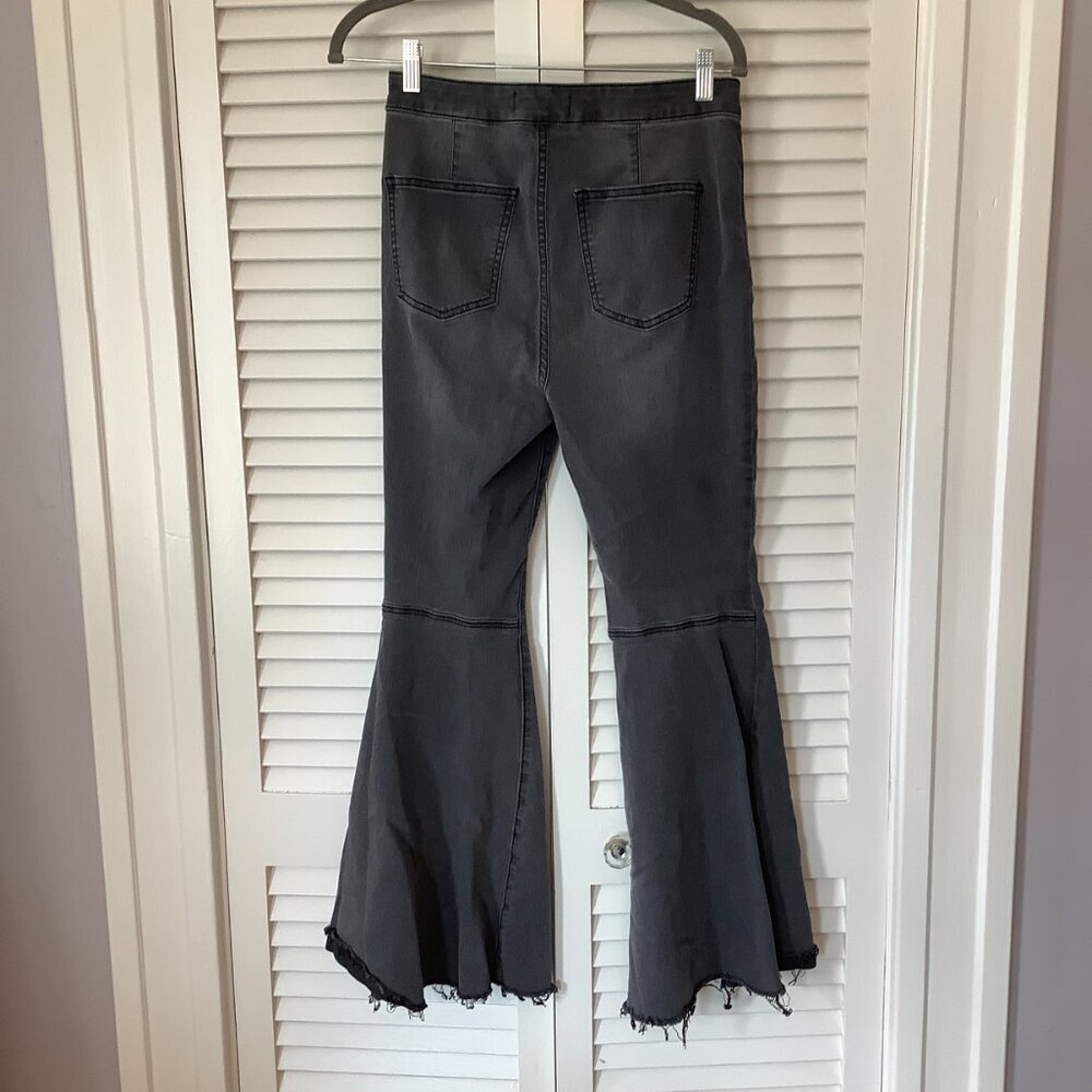 Free People 'We the Free' Just Float On black flare jeans 29 stretch - Picture 5 of 9